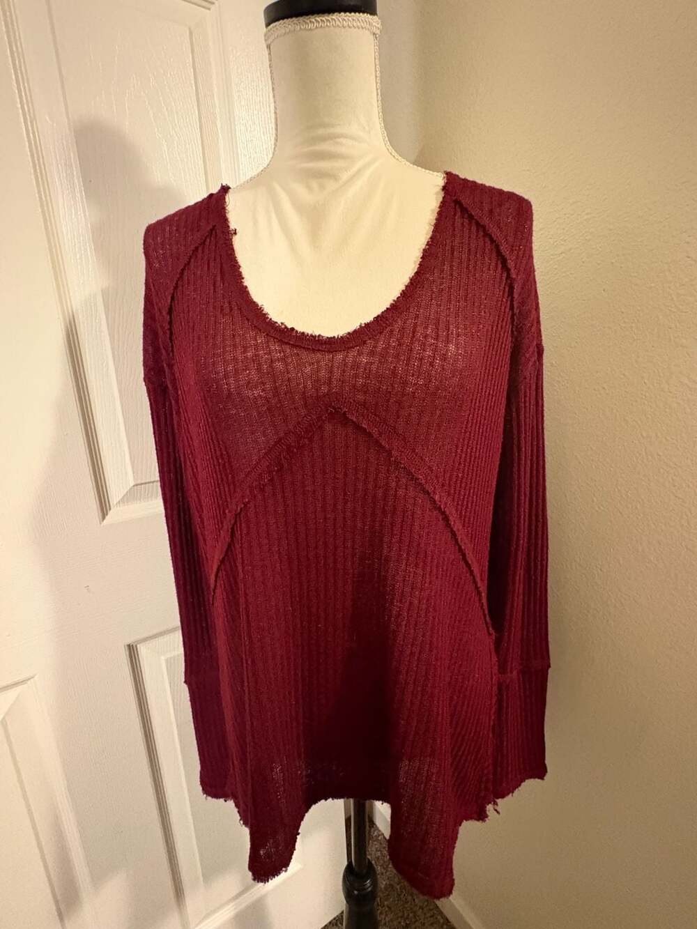 Whimsical Boho Adam Levine Long Sleeve Top Size M Burgundy Ribbed Raw Edge